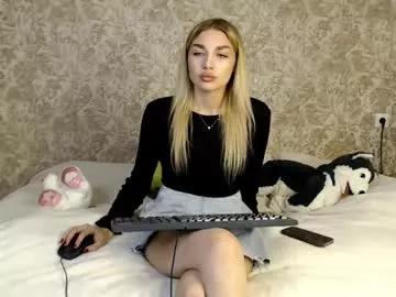 ellamilla from Chaturbate