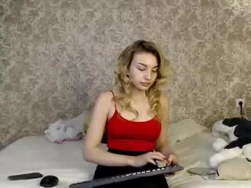 ellamilla from Chaturbate