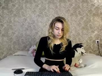 ellamilla from Chaturbate