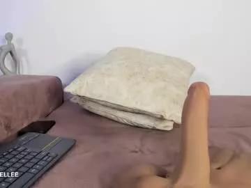 ellegisellee from Chaturbate