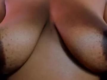 ellie_alves from Chaturbate