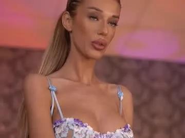 Ellieredd from Chaturbate