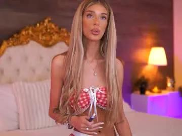 Ellieredd from Chaturbate