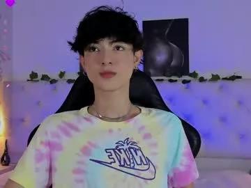 elliot_younng from Chaturbate