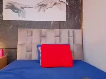 emmi_collins from Chaturbate