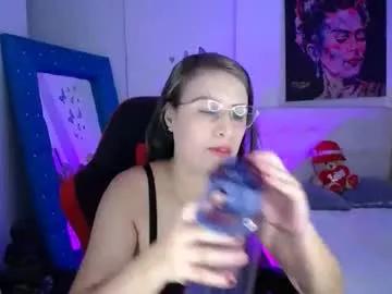 esmeralda098 from Chaturbate