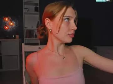 eviesapphire from Chaturbate