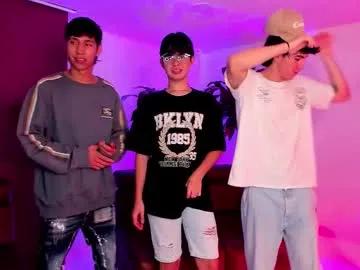 Handsomeboys19 from Chaturbate