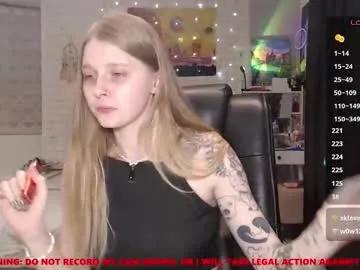 helenundersin from Chaturbate