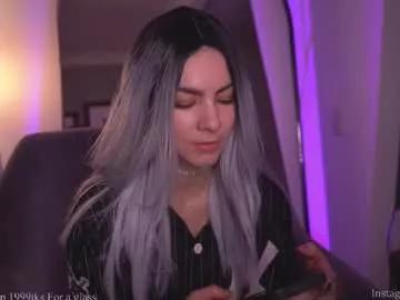 hollylinder_ from Chaturbate