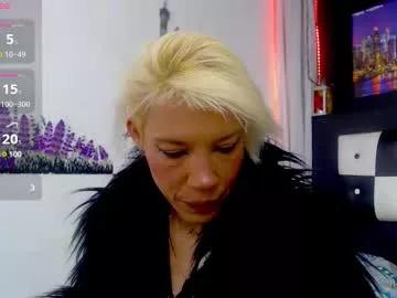 izzy__grey from Chaturbate