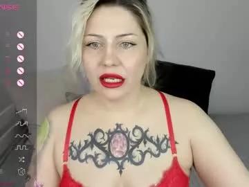 jully_rox from Chaturbate