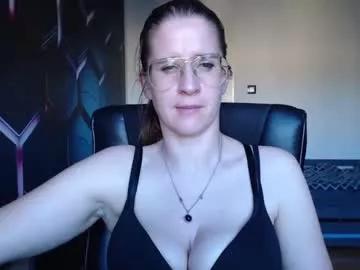 kayalips from Chaturbate