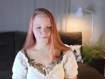 kelly_lily_tender from Chaturbate