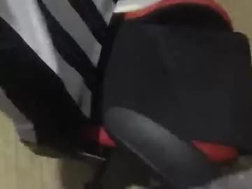 kiki3526 from Chaturbate