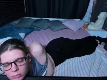 kiki_krash from Chaturbate