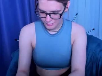kiki_krash from Chaturbate