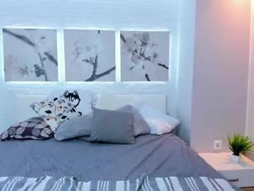 kiki_krash from Chaturbate