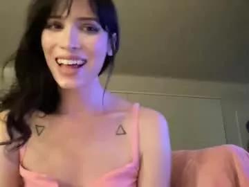 kikihart from Chaturbate