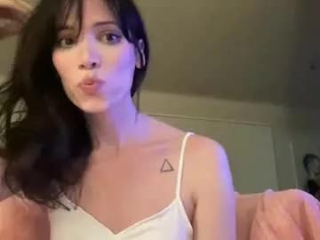 kikihart from Chaturbate