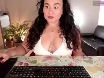 kinkyelise from Chaturbate
