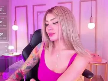 lara_bombshell from Chaturbate