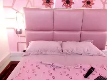 laraa_rous from Chaturbate