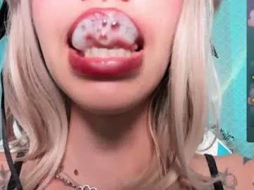 leylanoir from Chaturbate