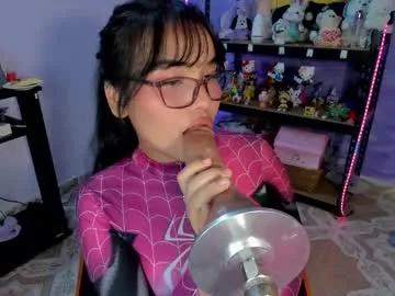 Lilly_kinky from Chaturbate