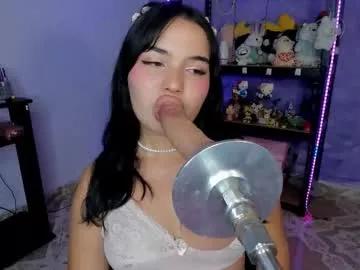 Lilly_kinky from Chaturbate