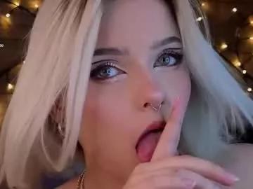 lilywings from Chaturbate