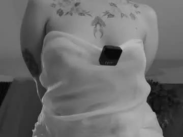 little_maeve from Chaturbate
