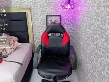 lizziemontana2 from Chaturbate
