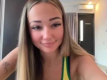 Luvlivvyy from Chaturbate