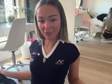 Luvlivvyy from Chaturbate