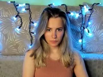 Maggiecake from Chaturbate