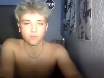 mammothboii2 from Chaturbate