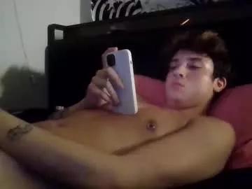 mammothboii2 from Chaturbate