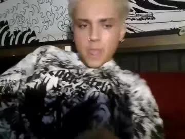 mammothboii2 from Chaturbate