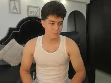 Maxxicruz from Chaturbate