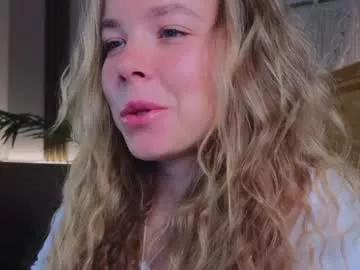 milly_shy from Chaturbate