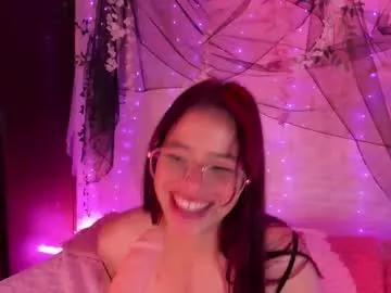 mollylewis18 from Chaturbate