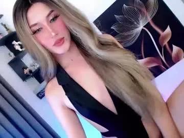 moon_of_desire22 from Chaturbate
