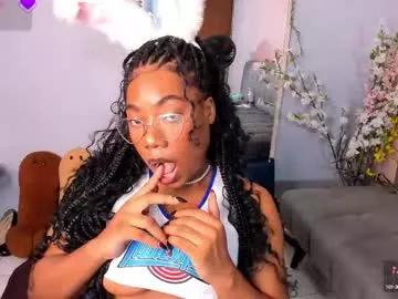 nini_martinii from Chaturbate
