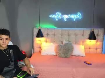 paradise_boy_s from Chaturbate