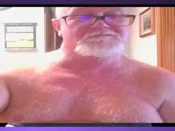 pussylover1365 from Chaturbate