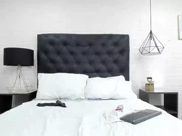 rossee_naia from Chaturbate