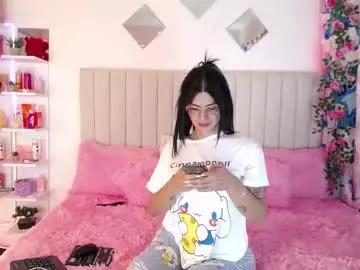 sarah_trinny from Chaturbate