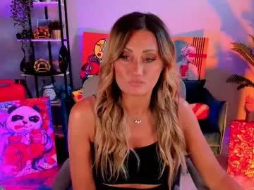 sarahholly from Chaturbate