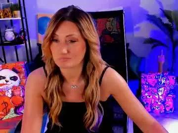 sarahholly from Chaturbate